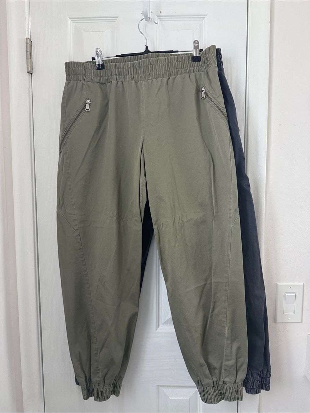 Marc Jacobs 2 pk Olive + Gray Casual Jogger Pants - Elastic Waist & Zip Pockets